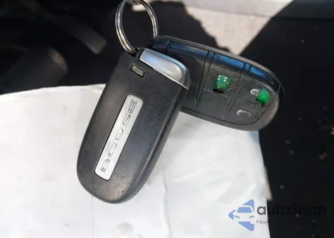 2018 Dodge Journey Crossroad z USA, uszkodzony, nr VIN 3C4PDCGG6JT379131